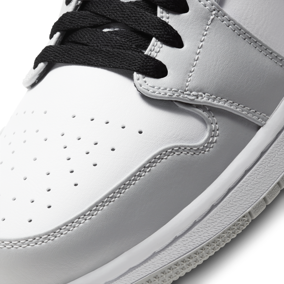 Air Jordan 1 Mid Light Smoke Grey