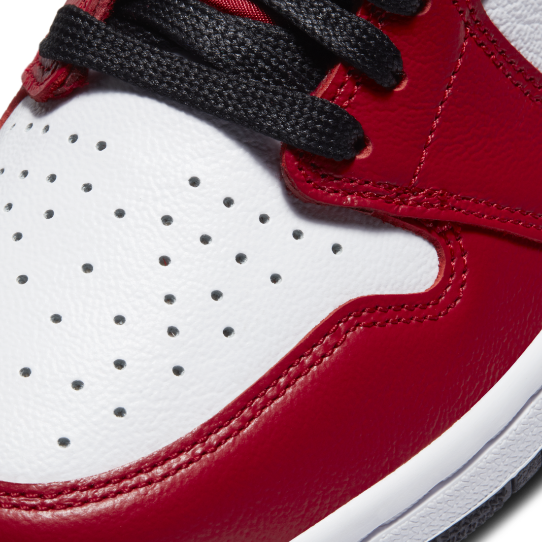 Air Jordan 1 Retro High Satin Snake Chicago
