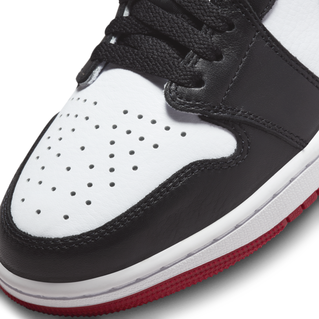 Air Jordan 1 Retro Low OG Black Toe (2023)