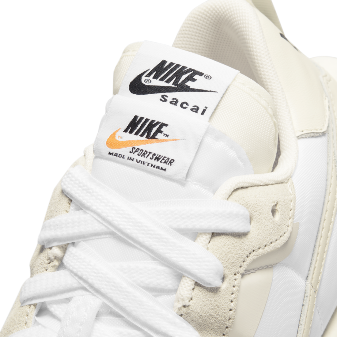 Nike Vaporwaffle sacai Sail Gum