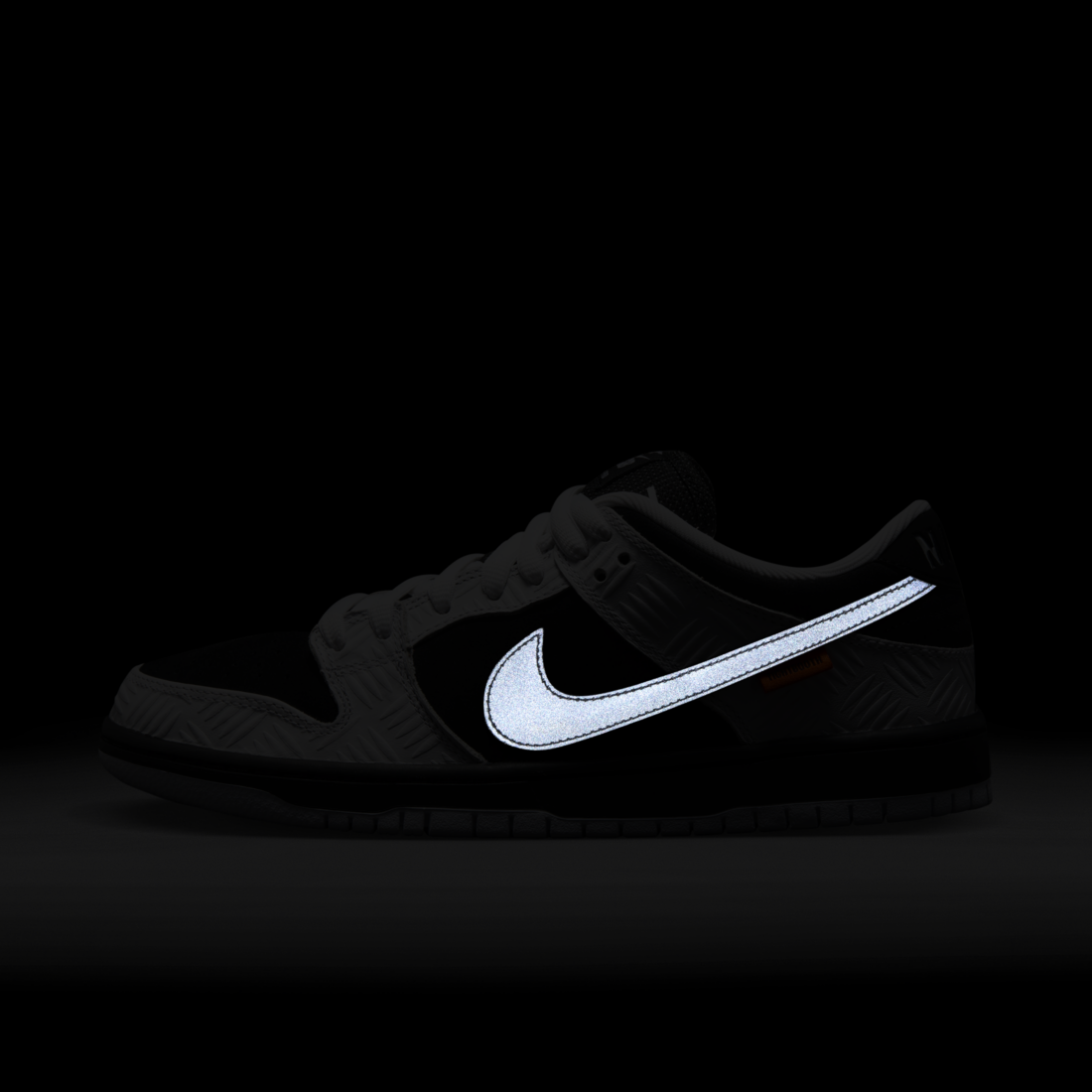 Nike SB Dunk Low TIGHTBOOTH