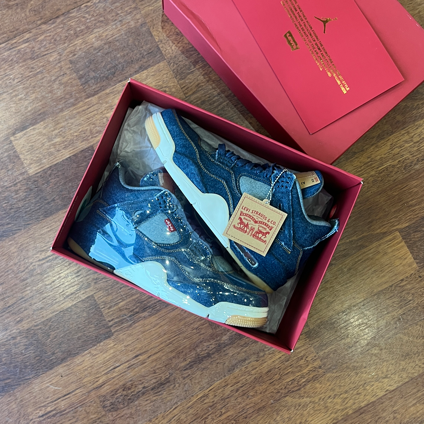 Jordan 4 Retro Levi's Denim (Tag with Levi's Logo) (New)