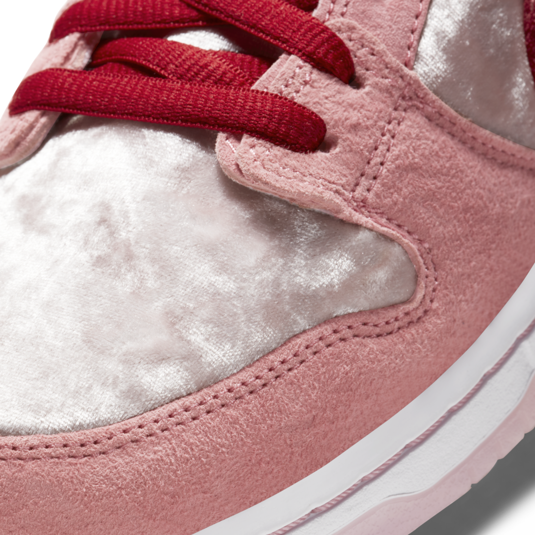 Nike SB Dunk Low StrangeLove Skateboards
