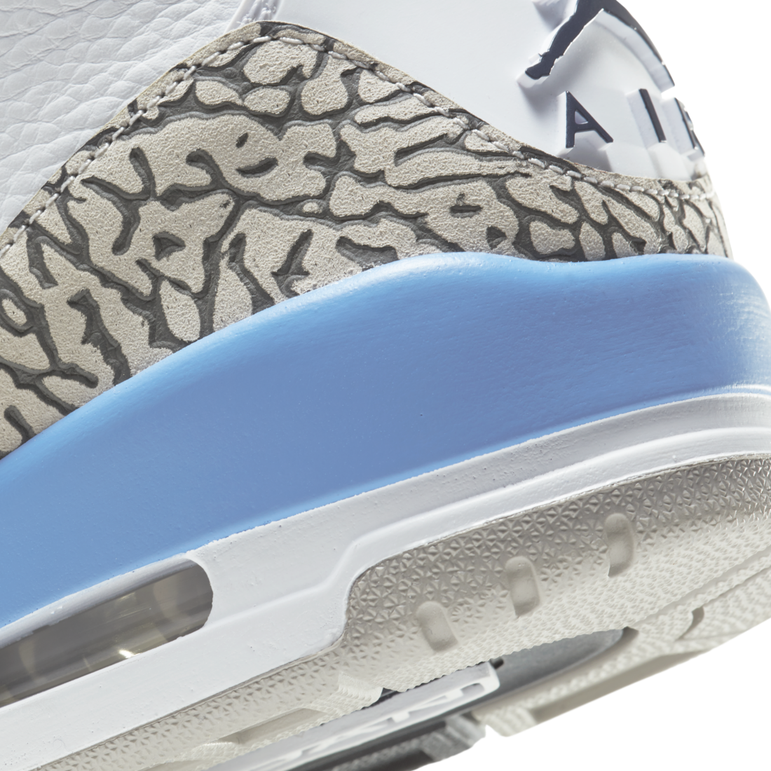 Air Jordan 3 Retro UNC (2020)