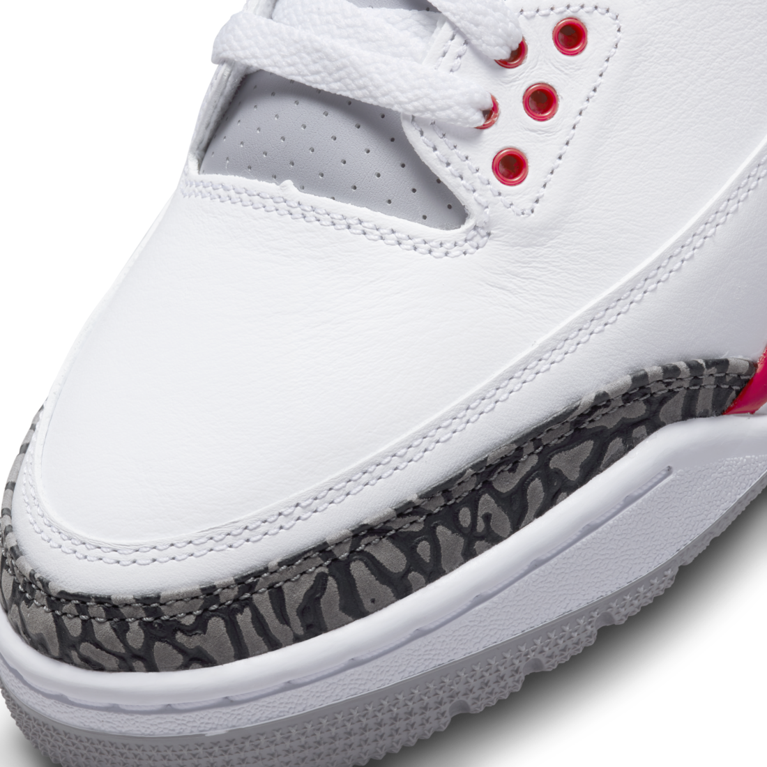Air Jordan 3 Retro Fire Red (2022)