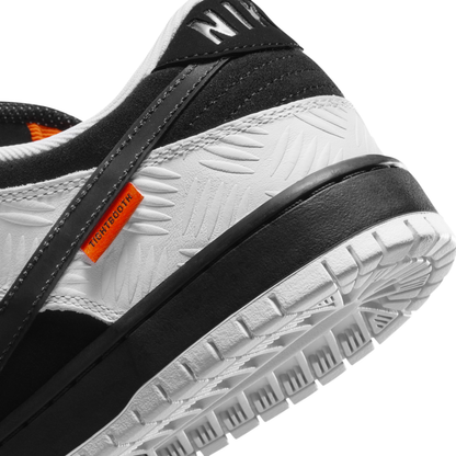 Nike SB Dunk Low TIGHTBOOTH