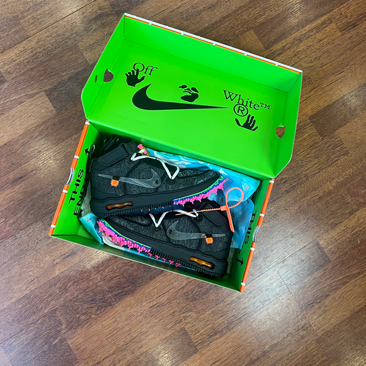 Jordan 4 Retro White Thunder Size 44 (Used)