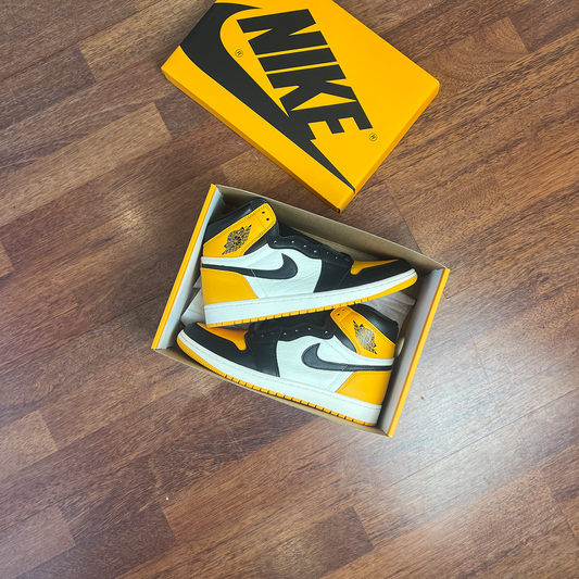 Jordan 4 Retro White Thunder Size 44 (Used)