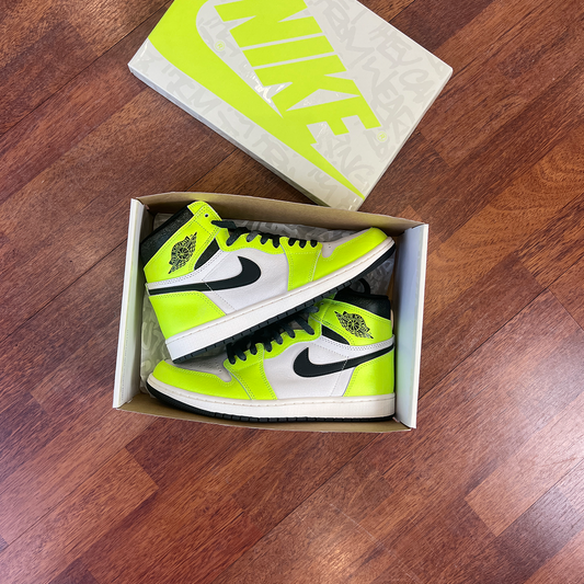 Jordan 4 Retro White Thunder Size 44 (Used)