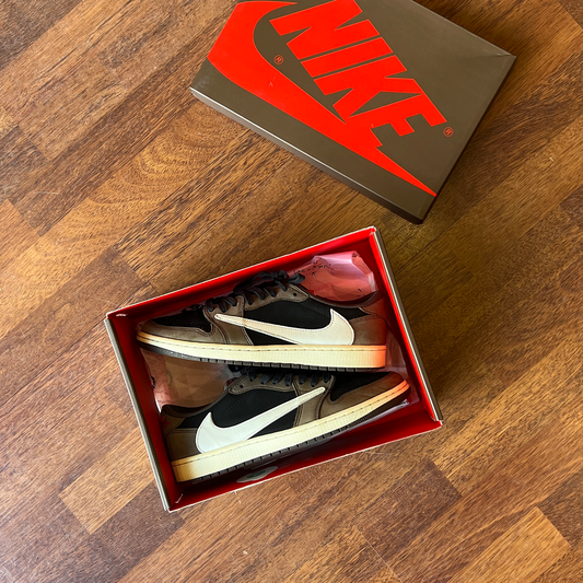 Jordan 4 Retro SP A Ma Maniére Violet Ore Size 42 (Used)