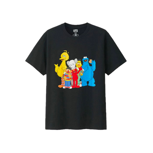 Kaws Uniqlo Sesame Street Group Tee Black 2018 (Taglia Asiatica)